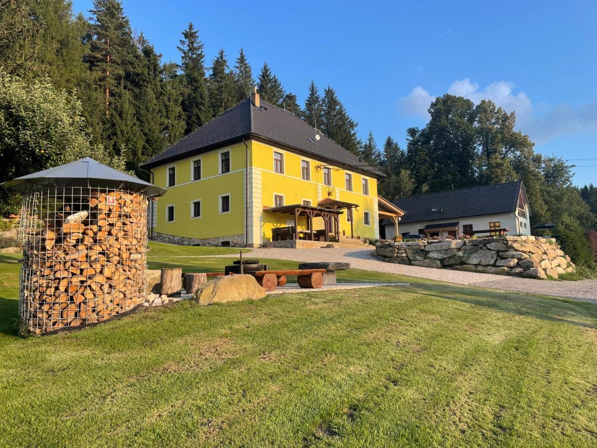 Apartmány HÁJOVNA Lipno - Housity
