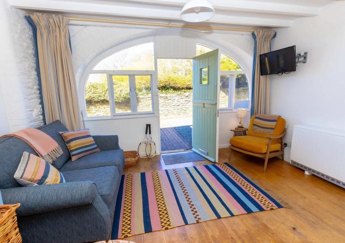 Coast Barn, Noss Mayo, Plymouth - Housity