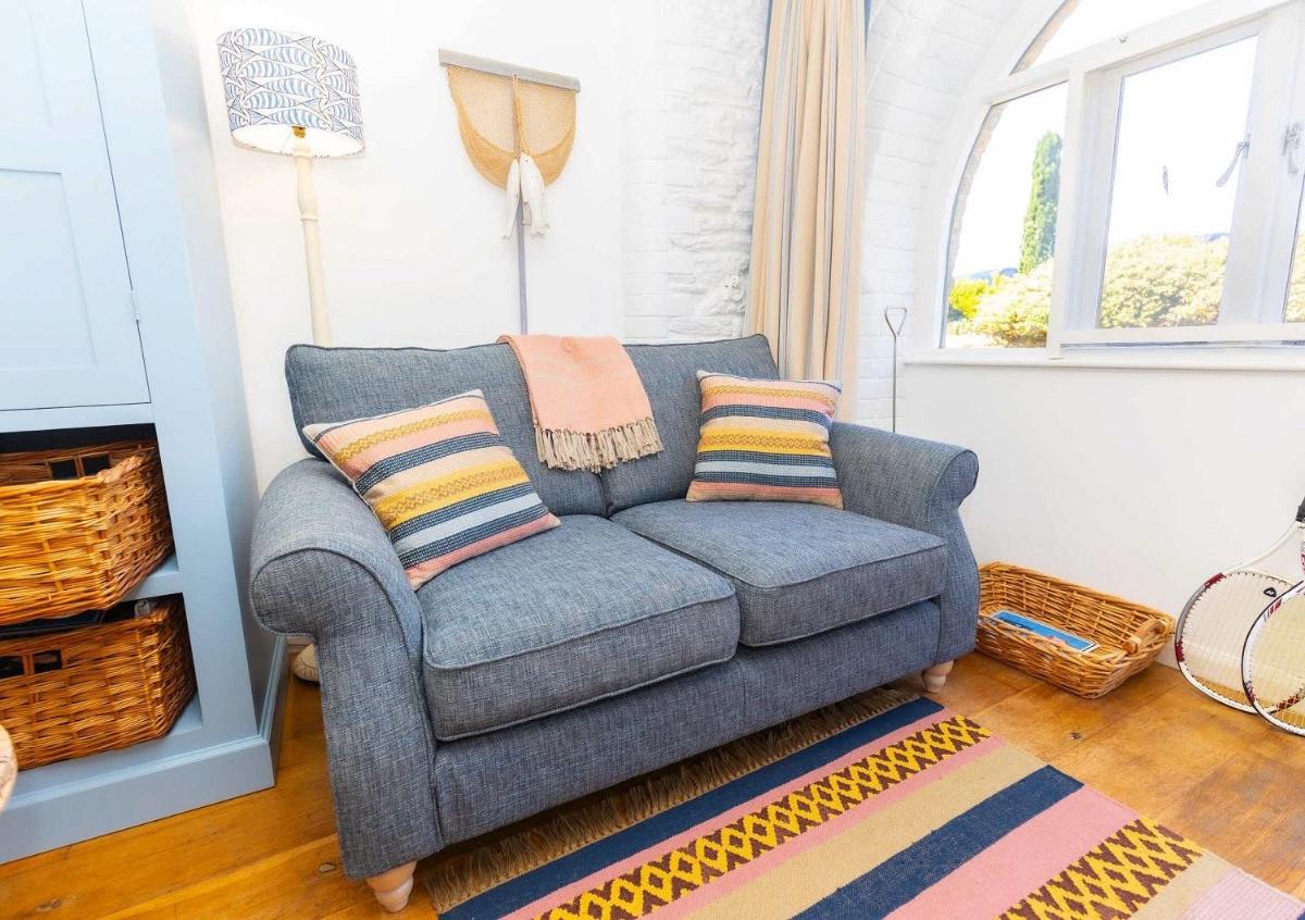 Coast Barn, Noss Mayo, Plymouth - Housity