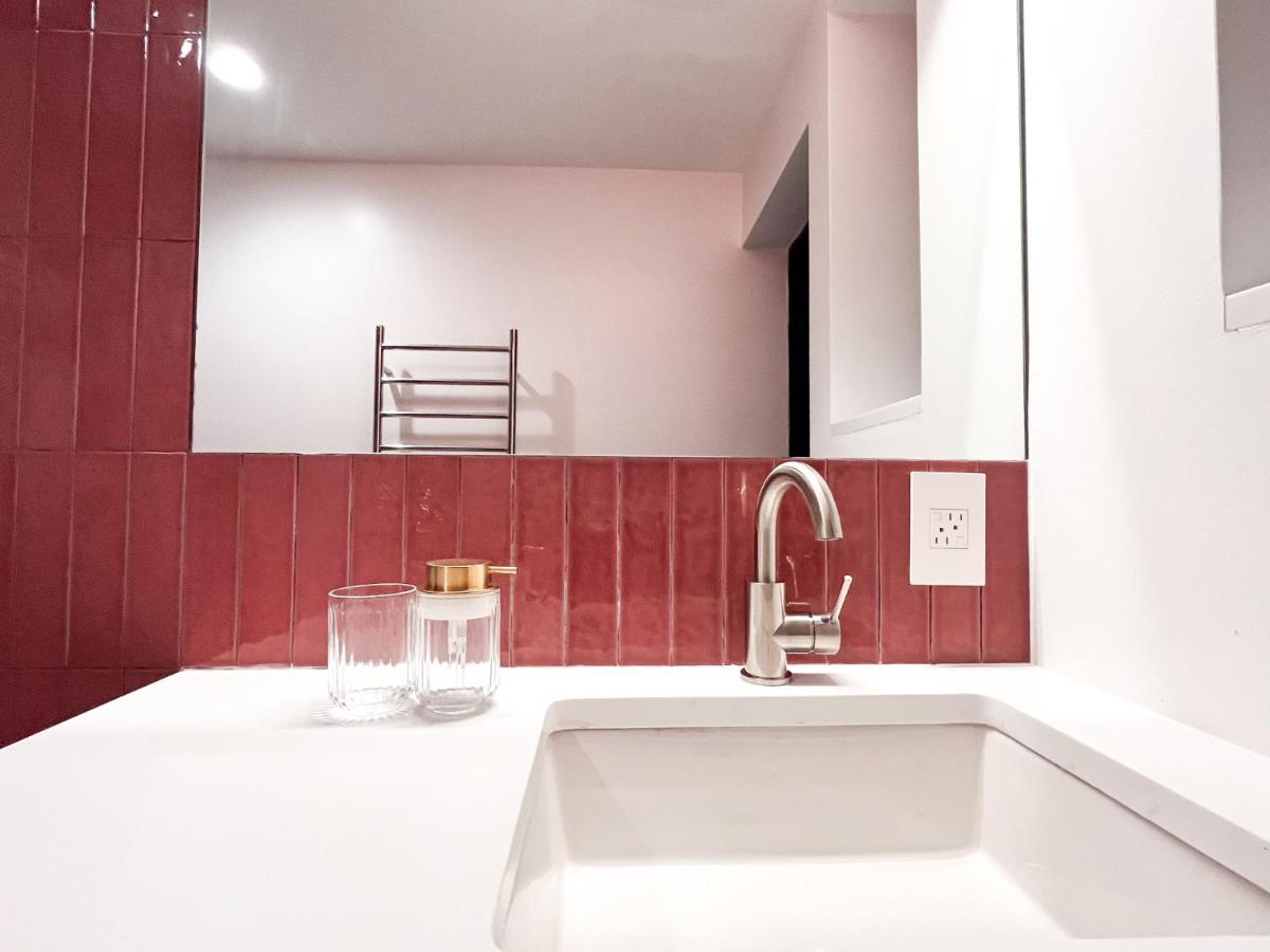 Exquisite and Modern Stay in Brooklyn at Rem-Casa - Housity