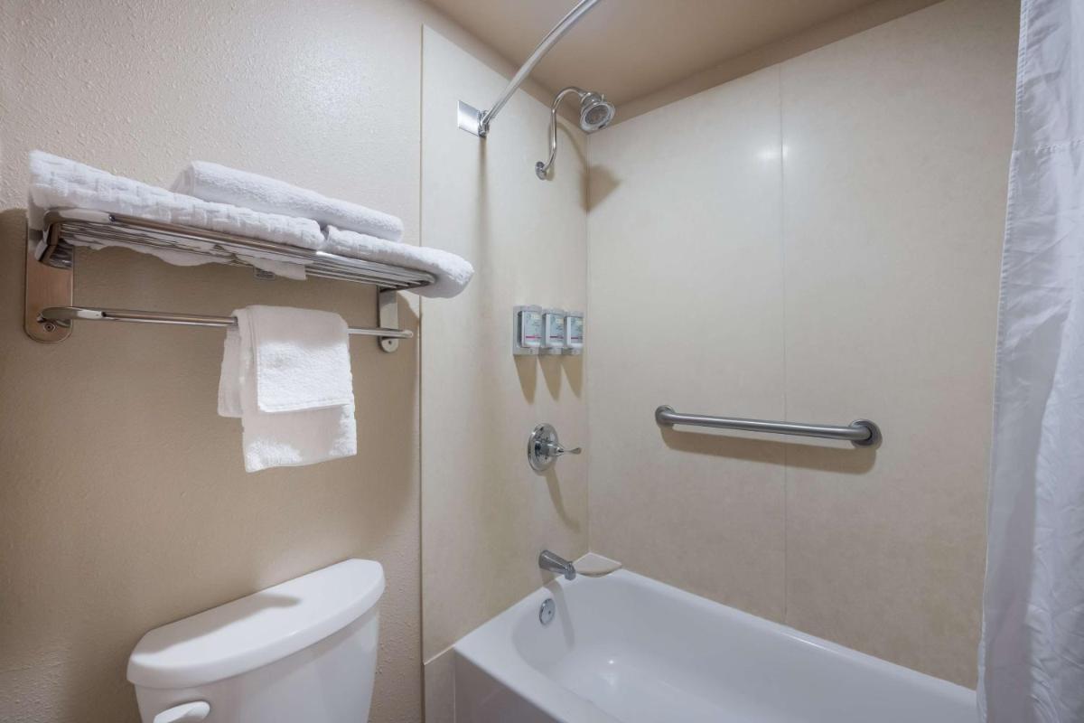 Best Western Bidarka Inn - Housity