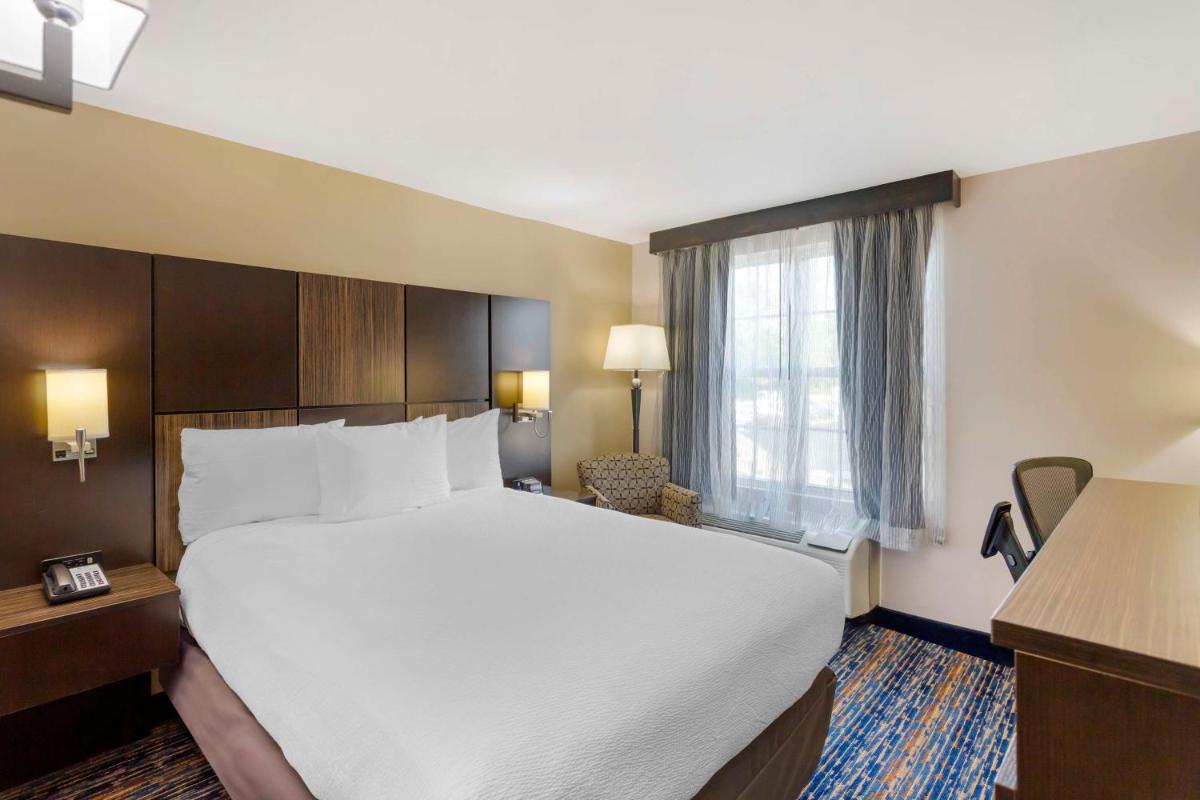 Best Western Plus Fairfield Hotel - Housity