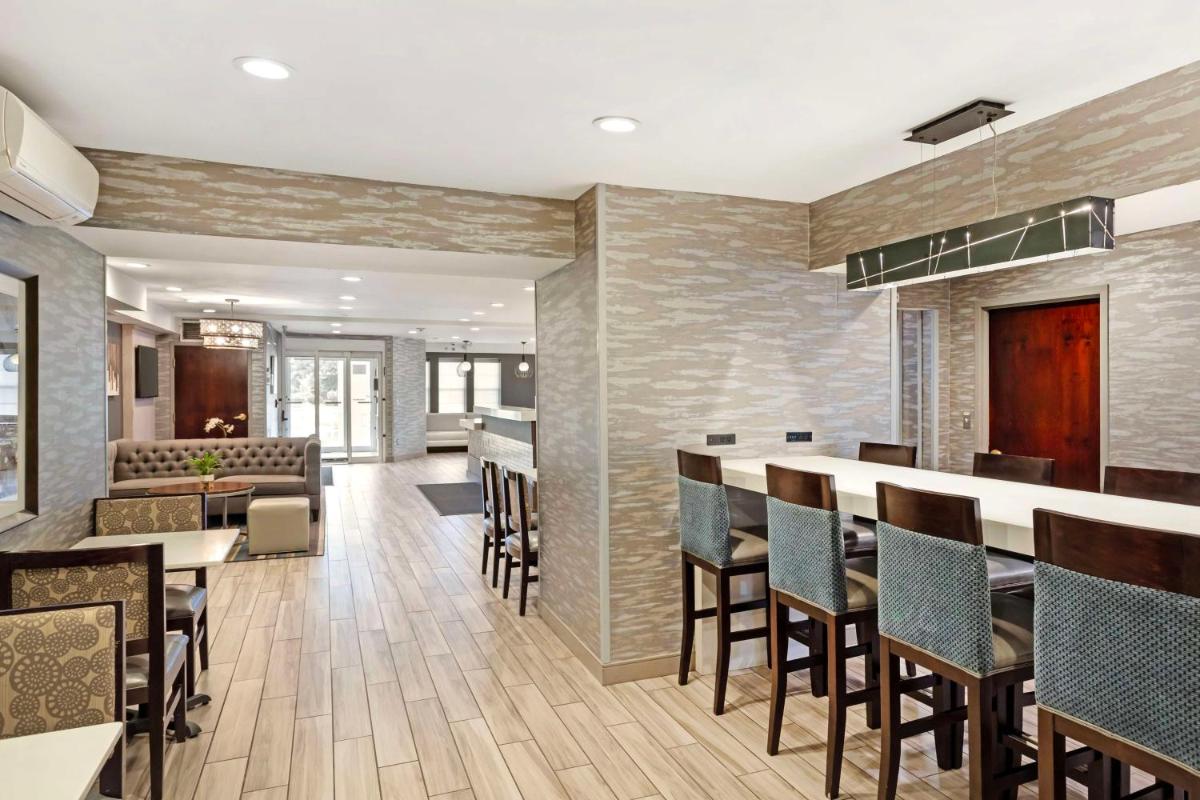 Best Western Plus Fairfield Hotel - Housity