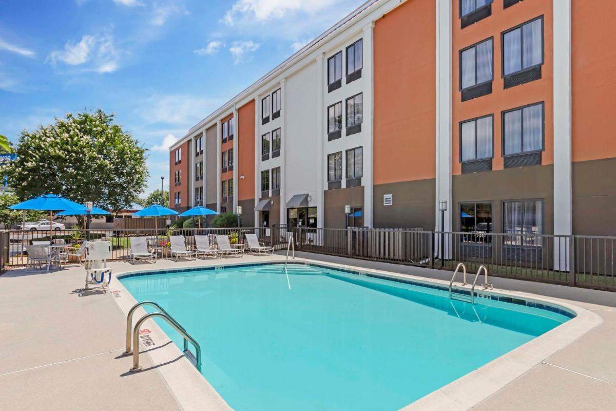 Best Western Plus Wilmington / Wrightsville Beach - Housity