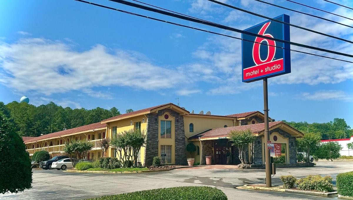 Motel 6 Huntsville AL University Dr. - Housity