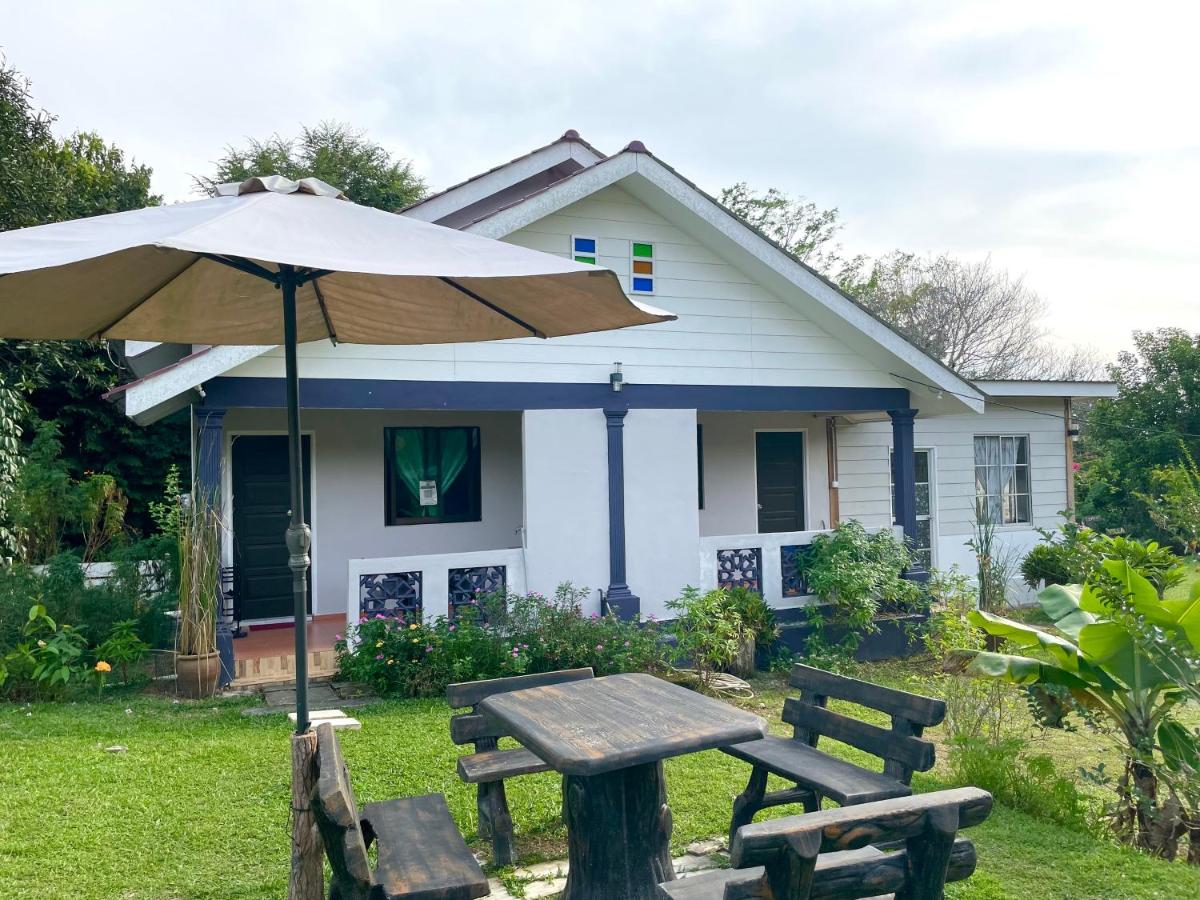 Kapal Terbang Guest House Langkawi - Housity