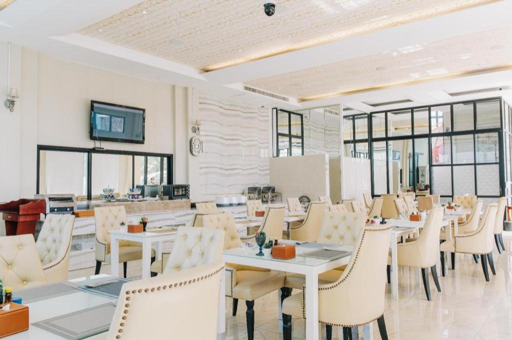 Aramis Hotel - Housity