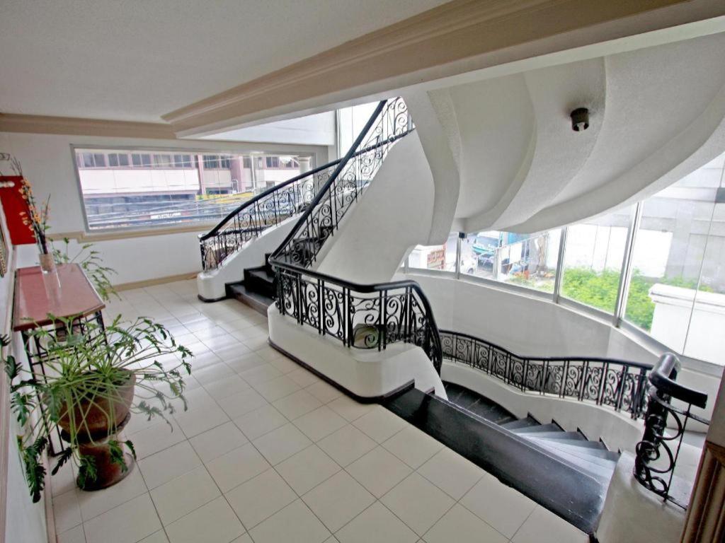 Hotel Galleria - Housity
