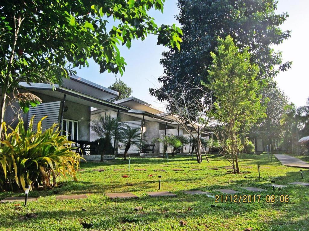 V Valley Resort - Housity