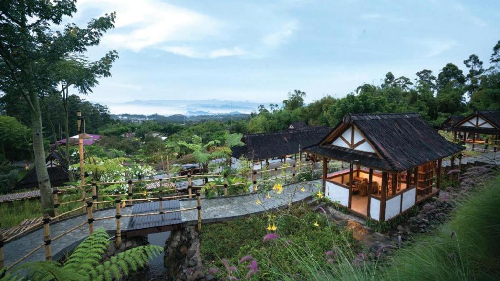 Suitetrails - Dusun Bambu Resort