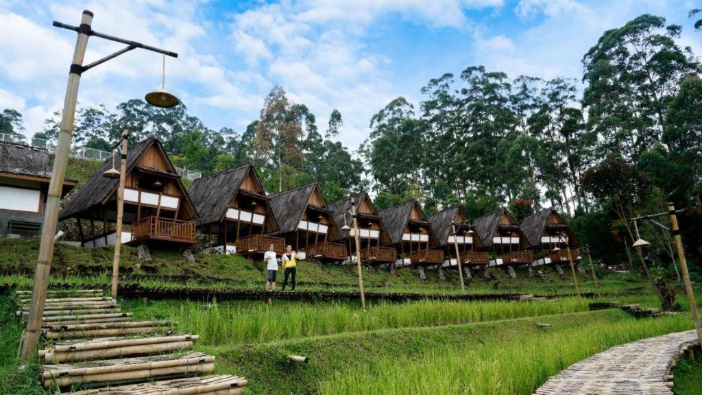 Suitetrails - Dusun Bambu Resort