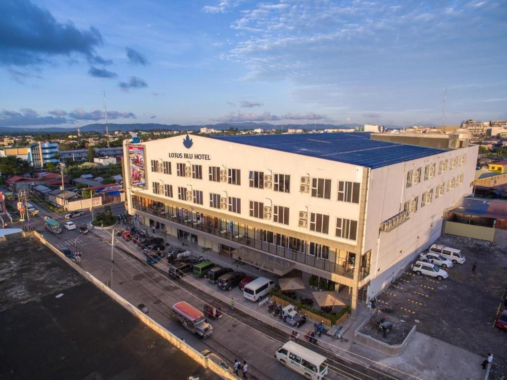 Lotus Blu Hotel - Housity