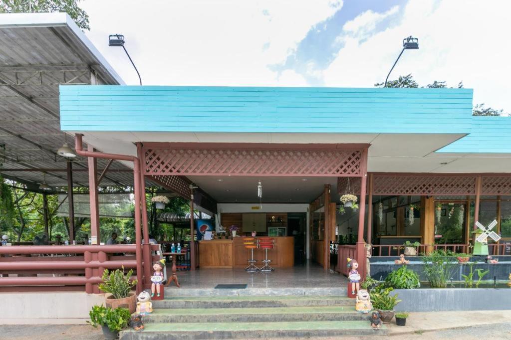 OYO 75317 Pintara Fahsai Resort - Housity