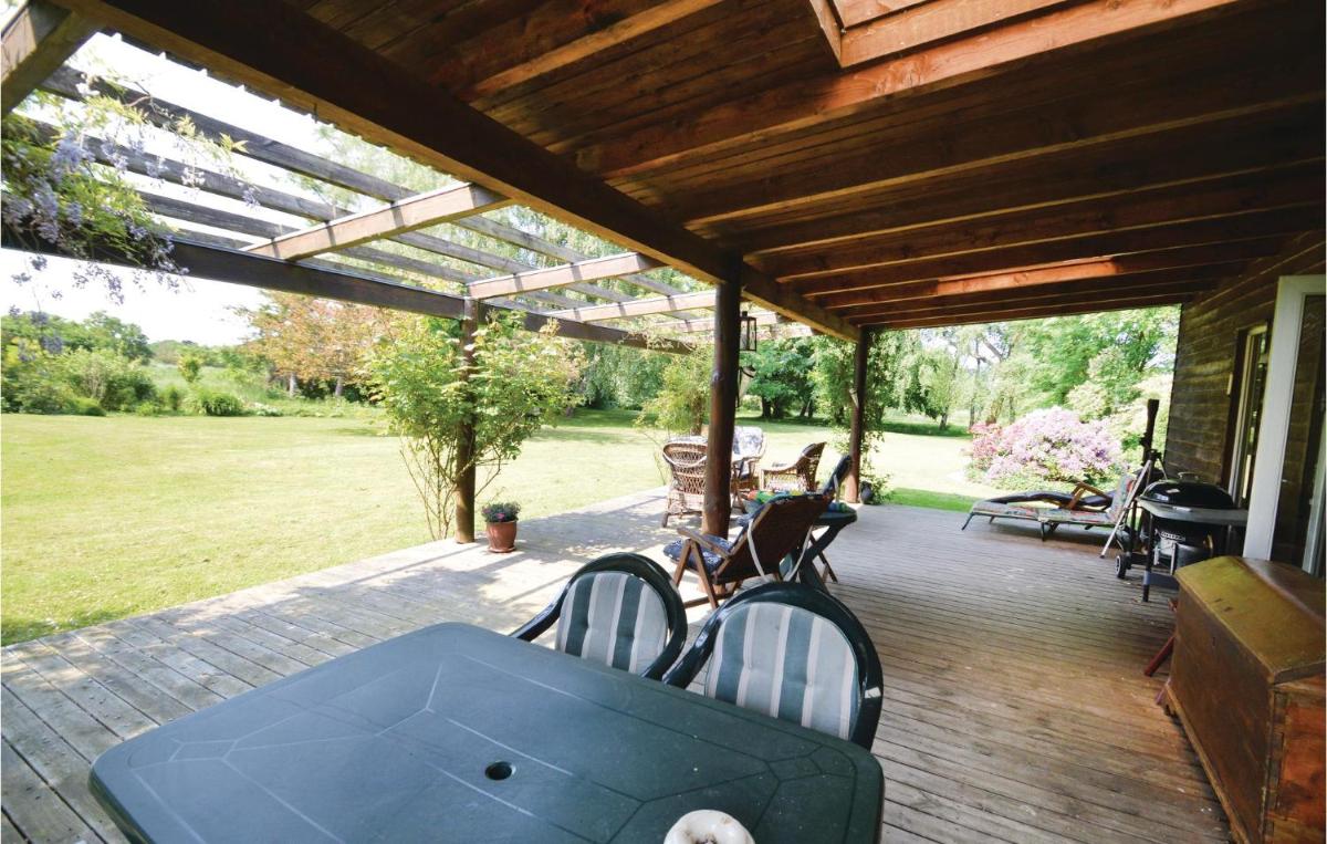 Four-Bedroom Holiday Home In Stege - Housity
