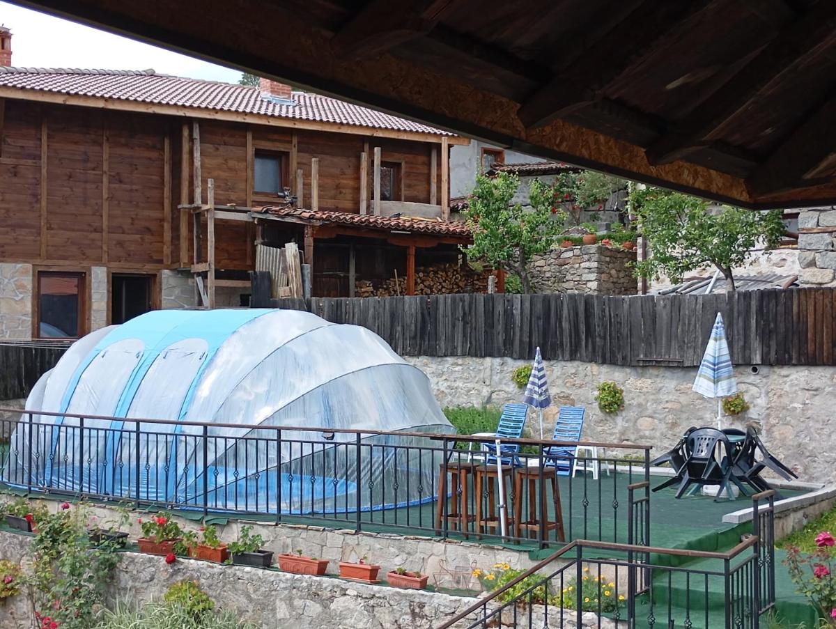 Траянова къща - Housity