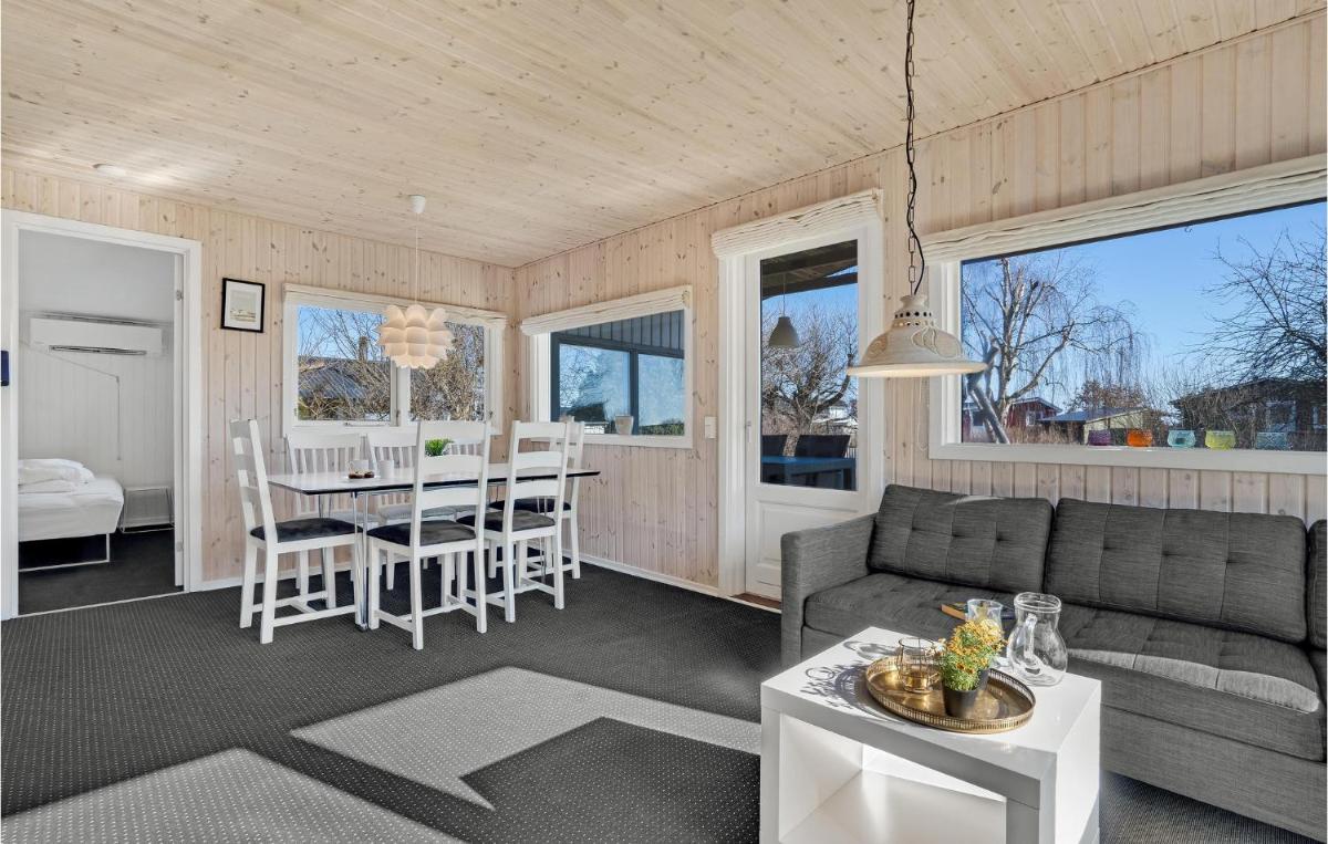 Four-Bedroom Holiday Home In Juelsminde - Housity