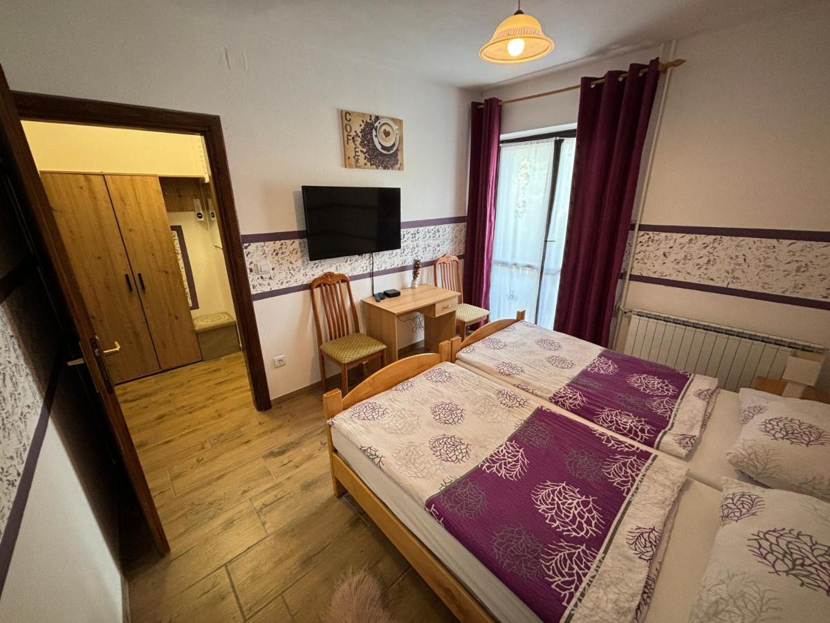 Guest House Kmečki Hram FORTUNA - Housity