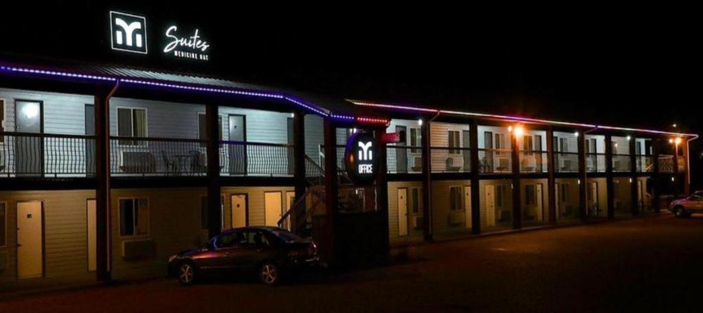 Medicine Hat Inn & Suites - Housity