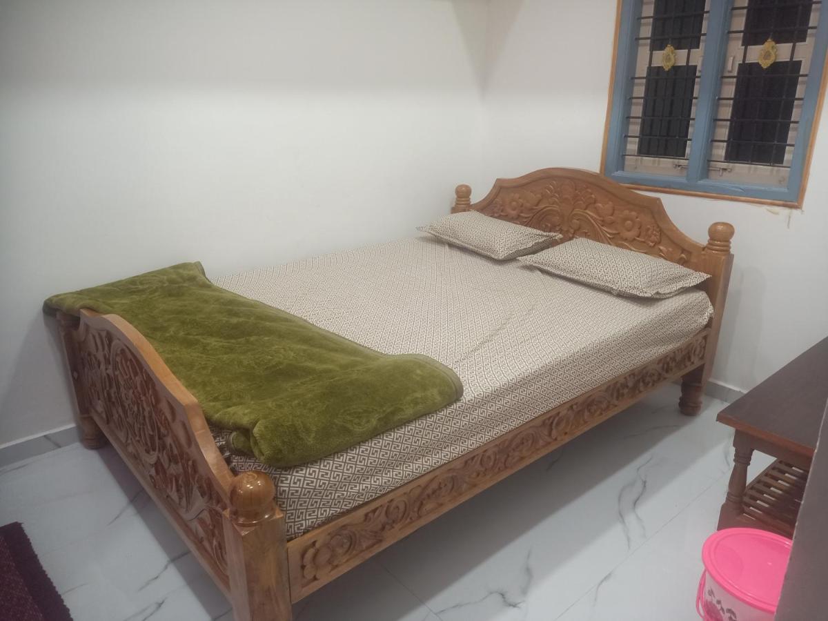 Sandhya HomeStay Hampi - Housity