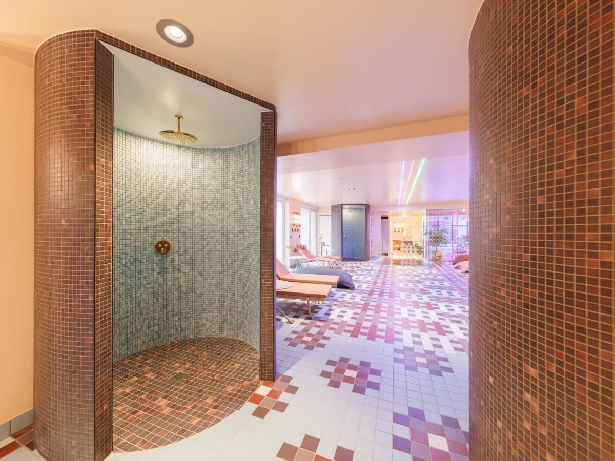 Salle de bains dans l'établissement Aiden by Best Western Clermont-Ferrand Hotel & Spa