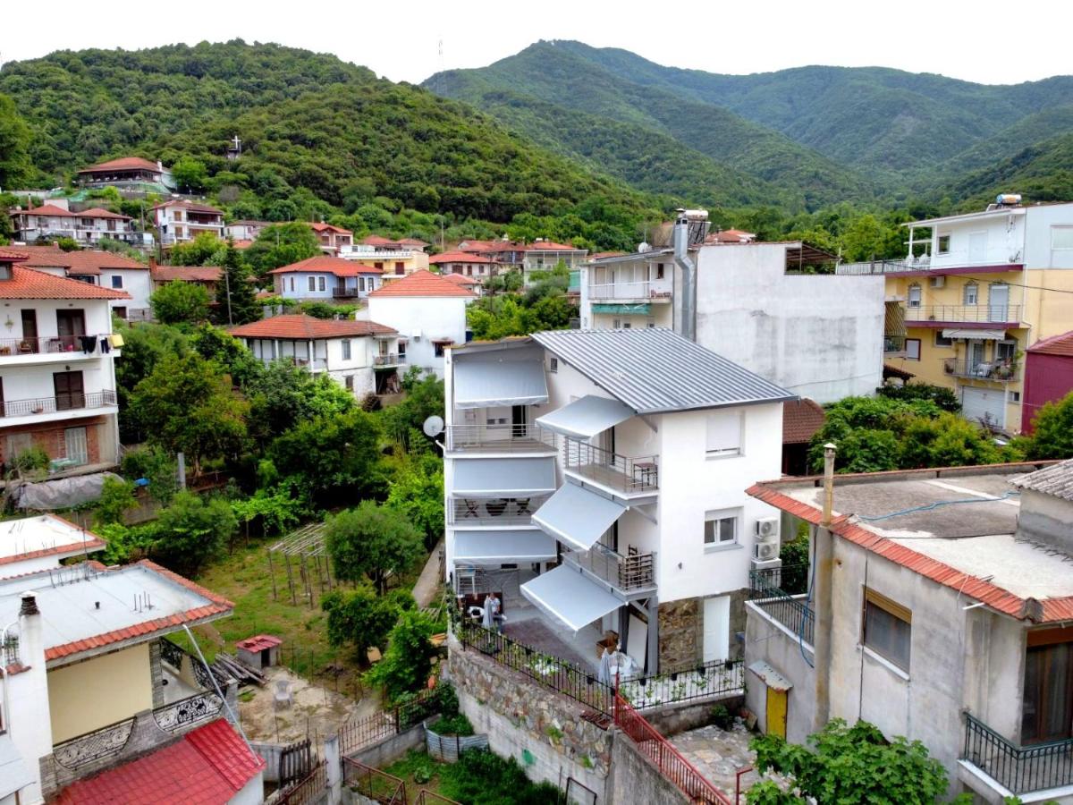 Stavros Lay In - Housity