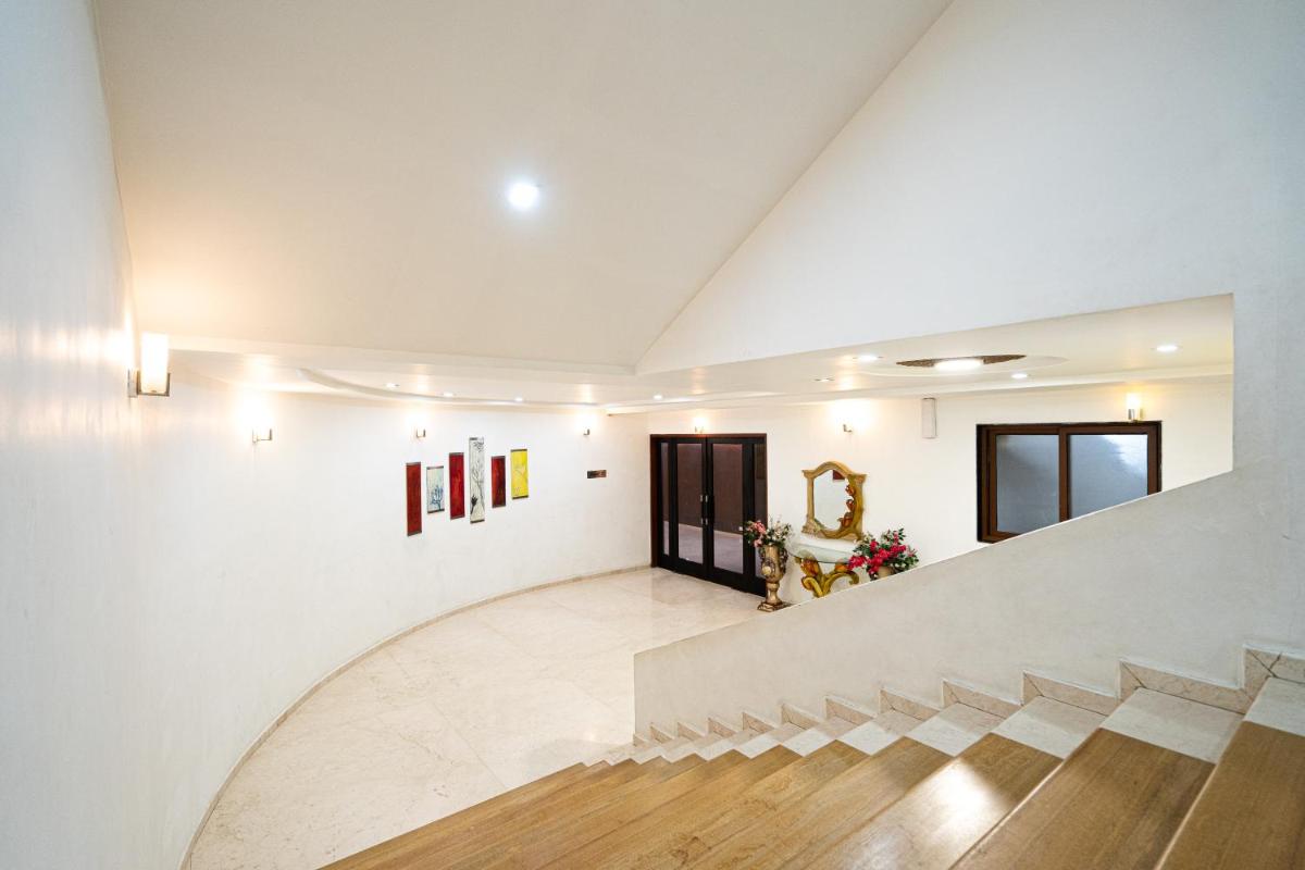 Hotel Celebration - Housity