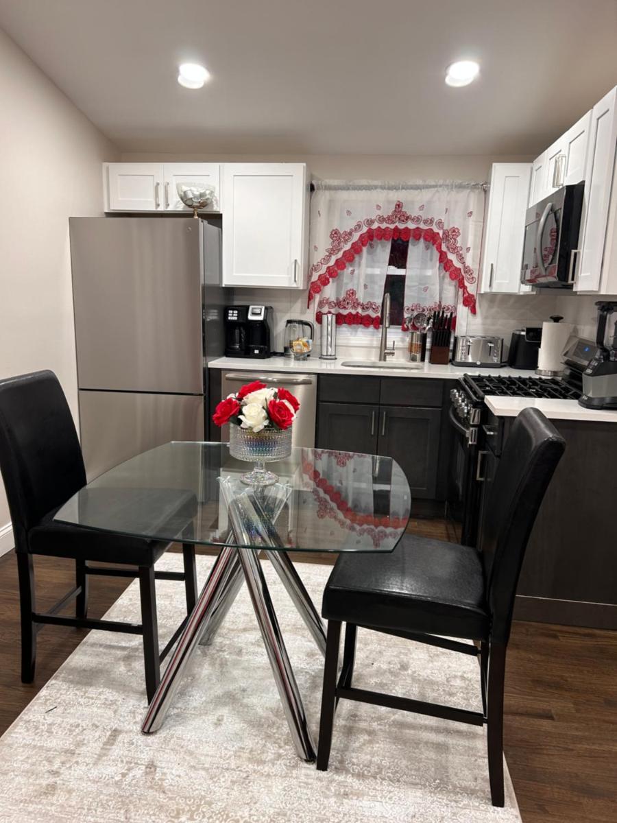 Cozy Multi-Level House Private Level A, Irvington NJ - Housity