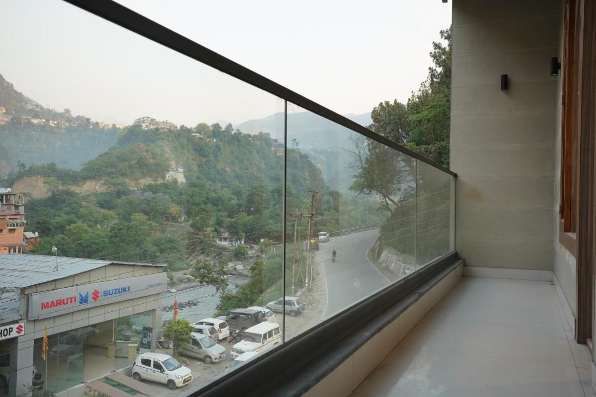 Jannat Hotel - Housity