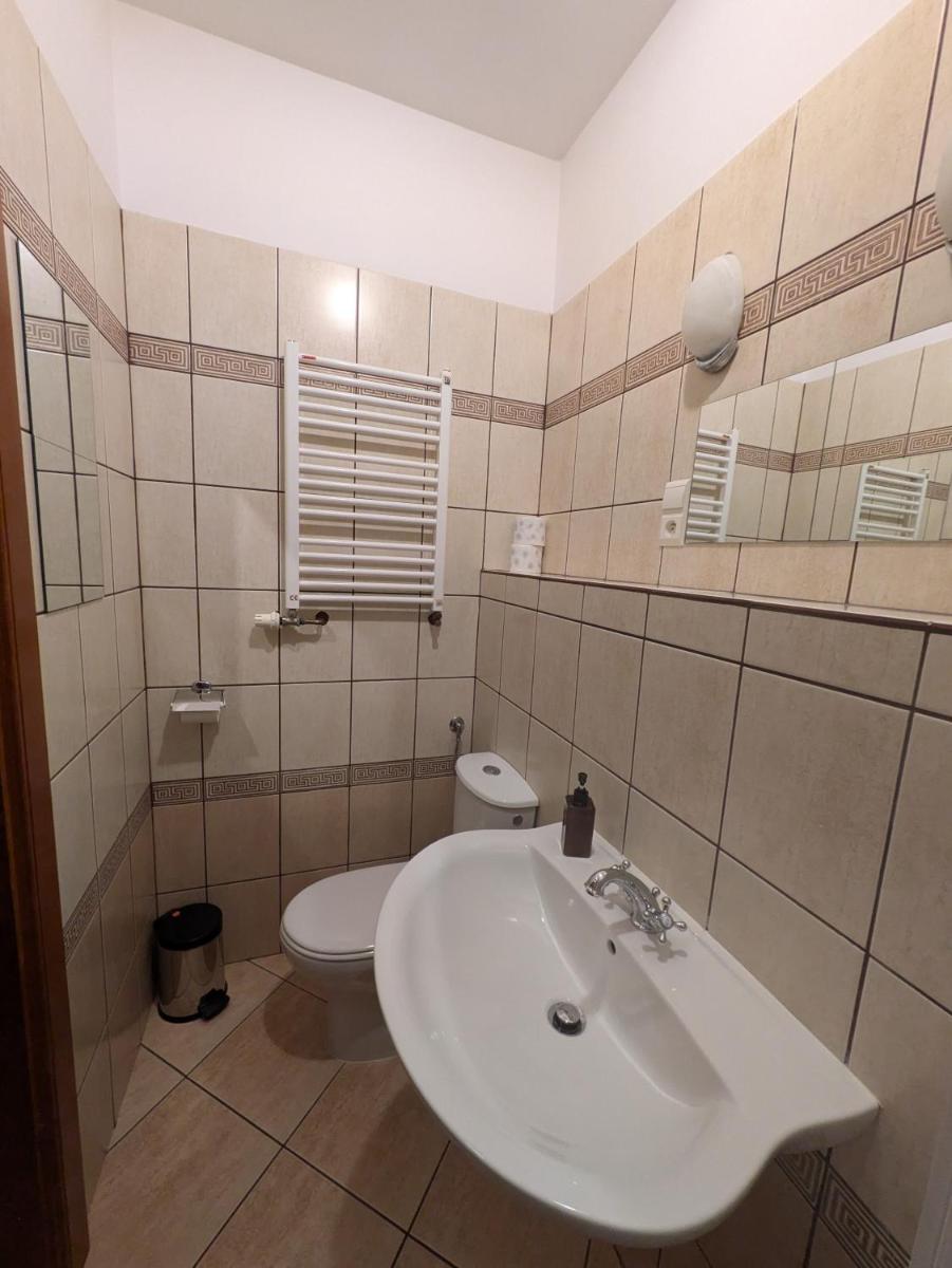 Gospodarstwo Agroturystyczne w Łoskoniu Starym - Housity