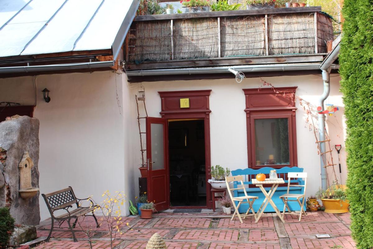 Apartman na Zlatom Dvore - Housity