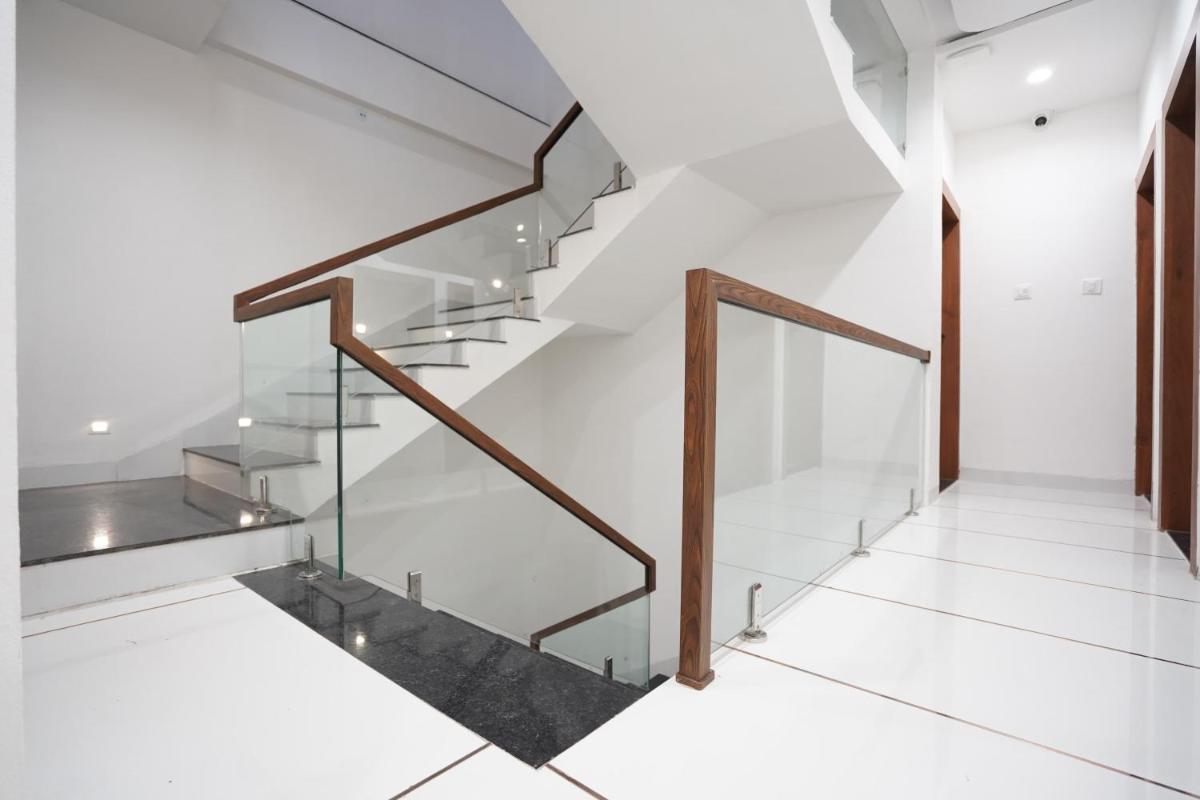 Hotel Rudravue - Housity