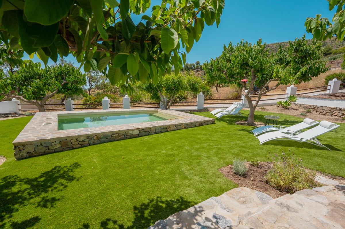 RentitSpain 15 Minutes from the Beach Cortijos Fandango Comfort y Mountain Views - Housity