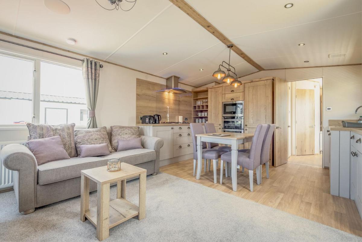 Lodge No 1 - St Andrews Lodge Park - Housity