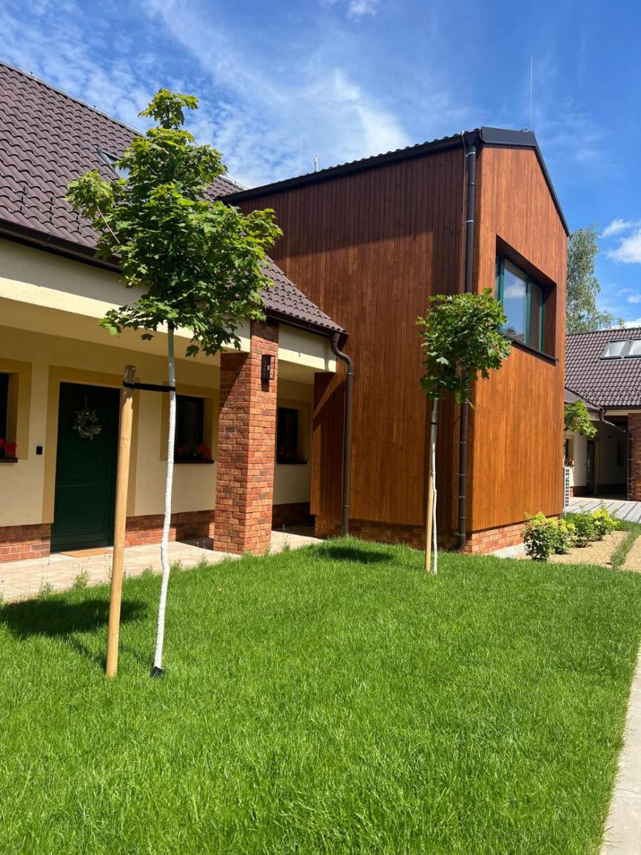 Apartmány V zahradě - Housity