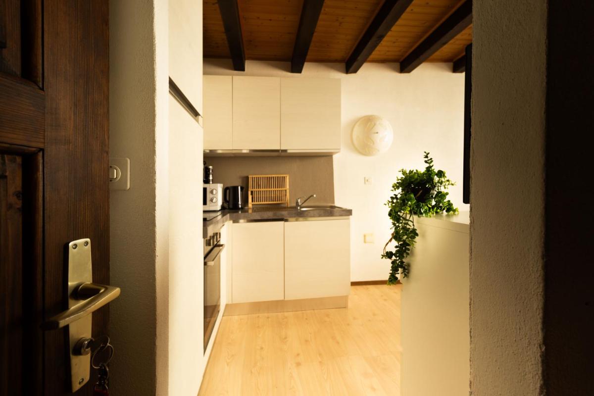 Romantica casetta famigliare Ticinese - nel nucleo - Housity
