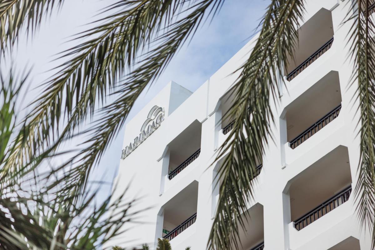 Edificio en el que se encuentra el apartahotel