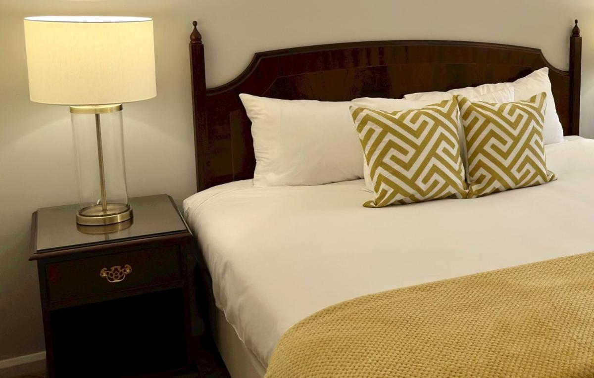 The Aberdeen Dyce Hotel - Housity