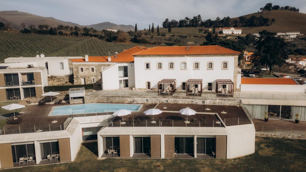 A piscina em ou perto de Douro Scala