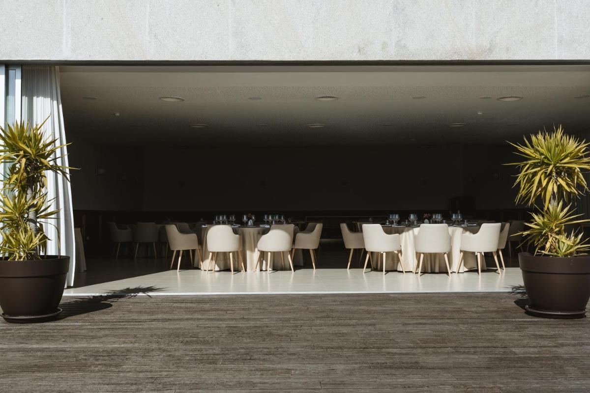 Um restaurante ou outro lugar para comer em Douro Scala