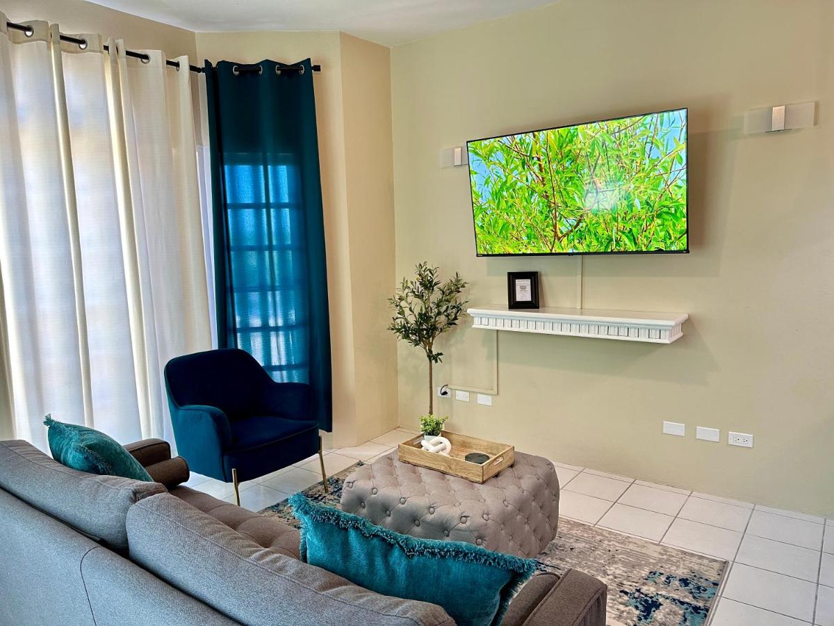 Falcon Oceanview 2br Condo-Free Airport Transportation 24-7Security - Hizvo