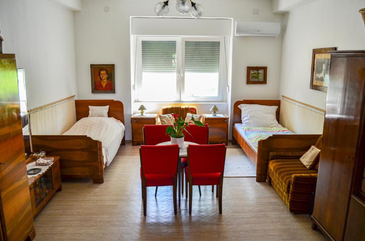 Varga Vendégház - Housity