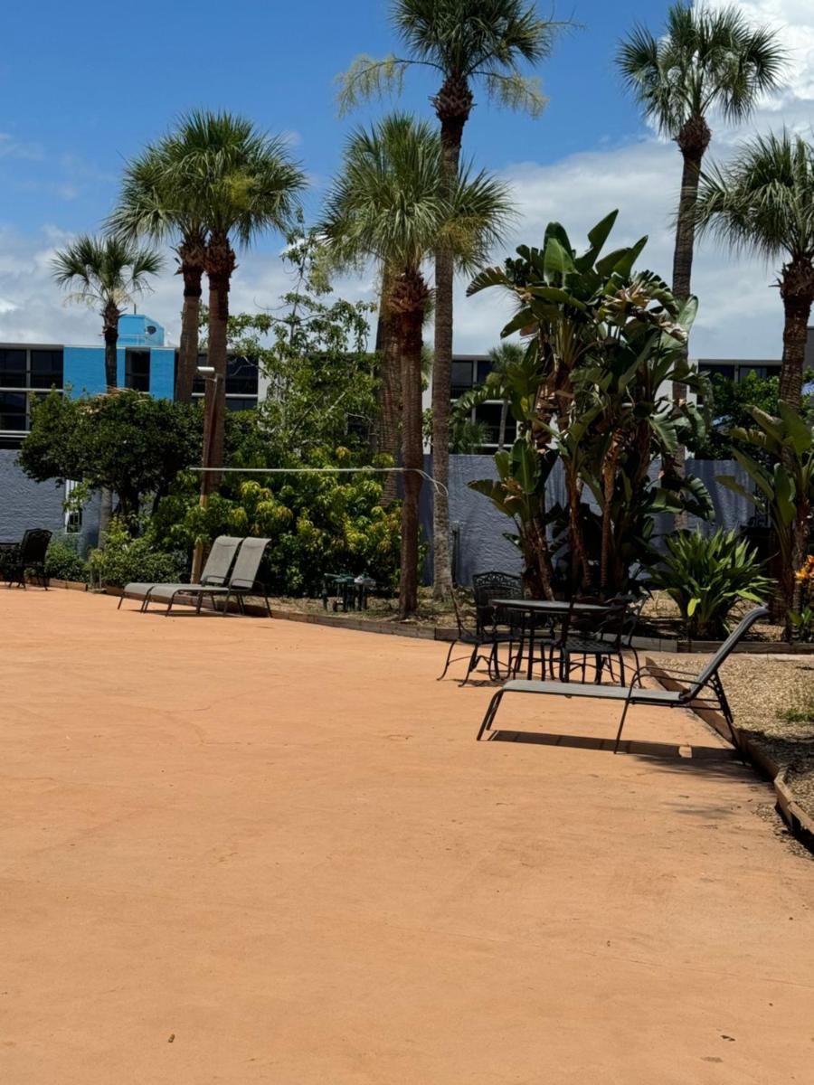Monumental Movieland Hotel - Housity