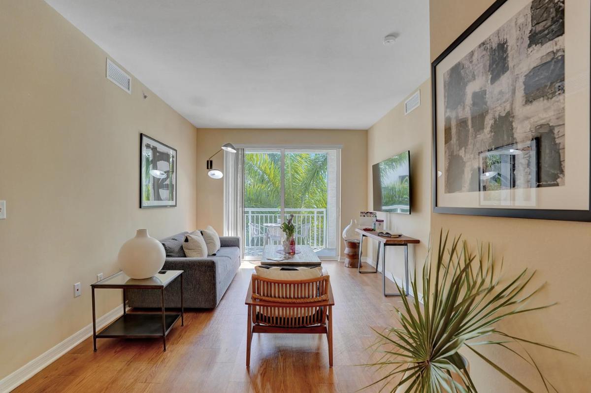 Dharma Home Suites South Miami at Red Road Commons - Housity