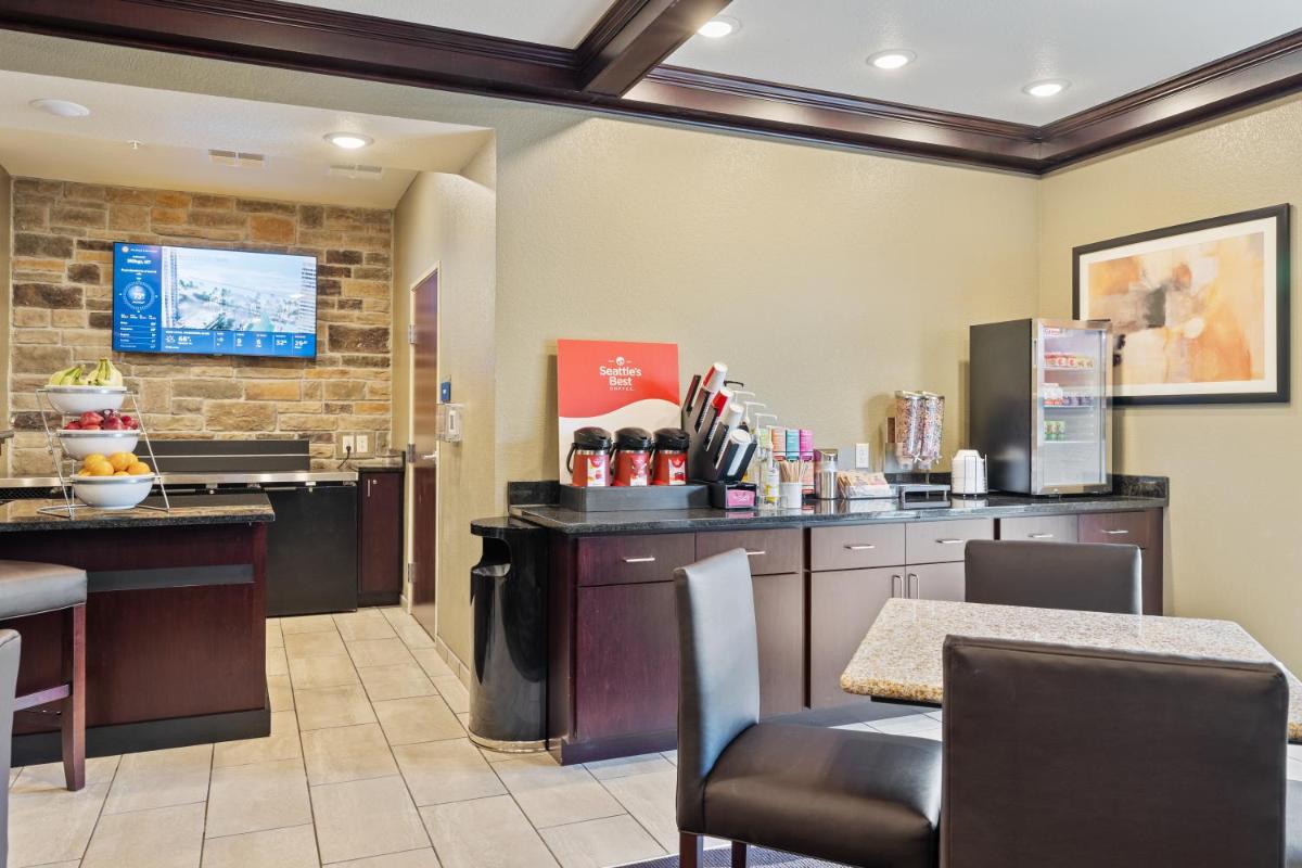 Cobblestone Hotel & Suites - Alpine - Housity
