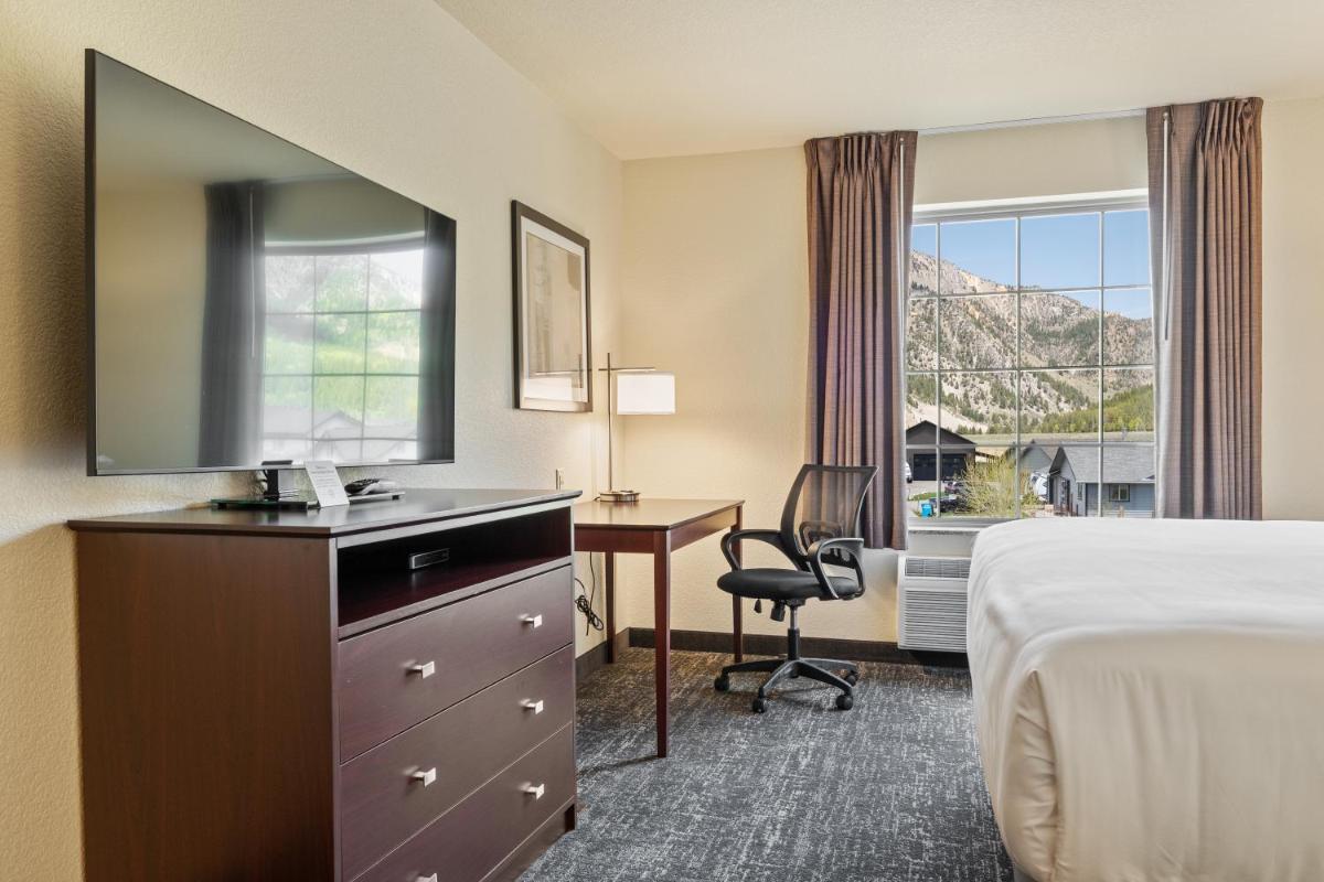 Cobblestone Hotel & Suites - Alpine - Housity