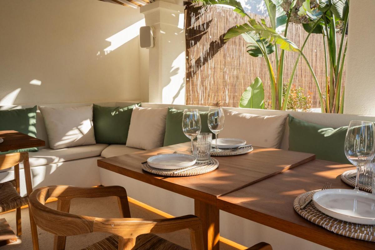 Zona de estar de Dunas de Formentera, a Small Luxury Hotel of the World