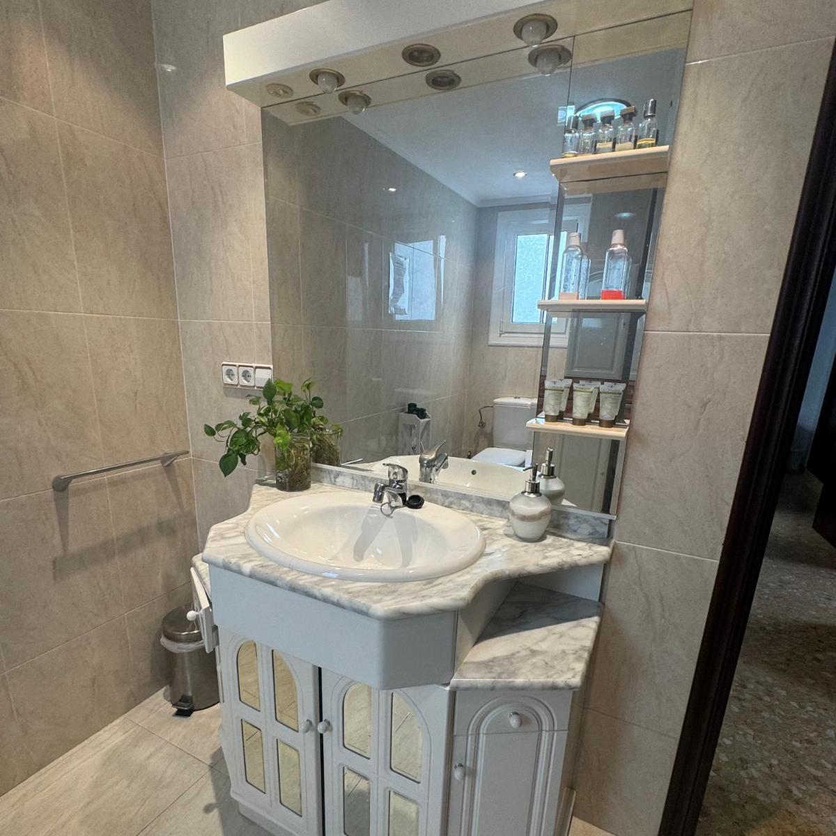 Habitaciones en GANDIA a 5 min del centro histórico - Housity