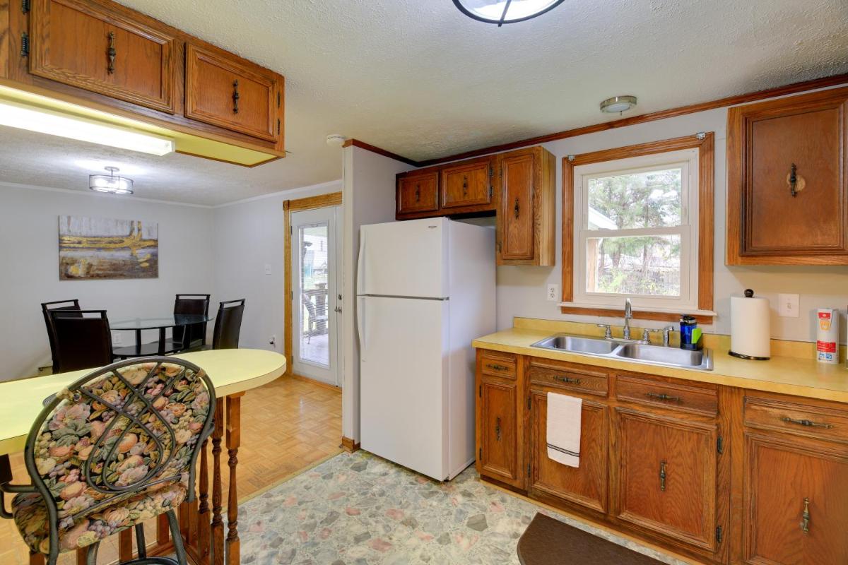 Bluefield Home with Covered Deck - Near Parks! - Housity