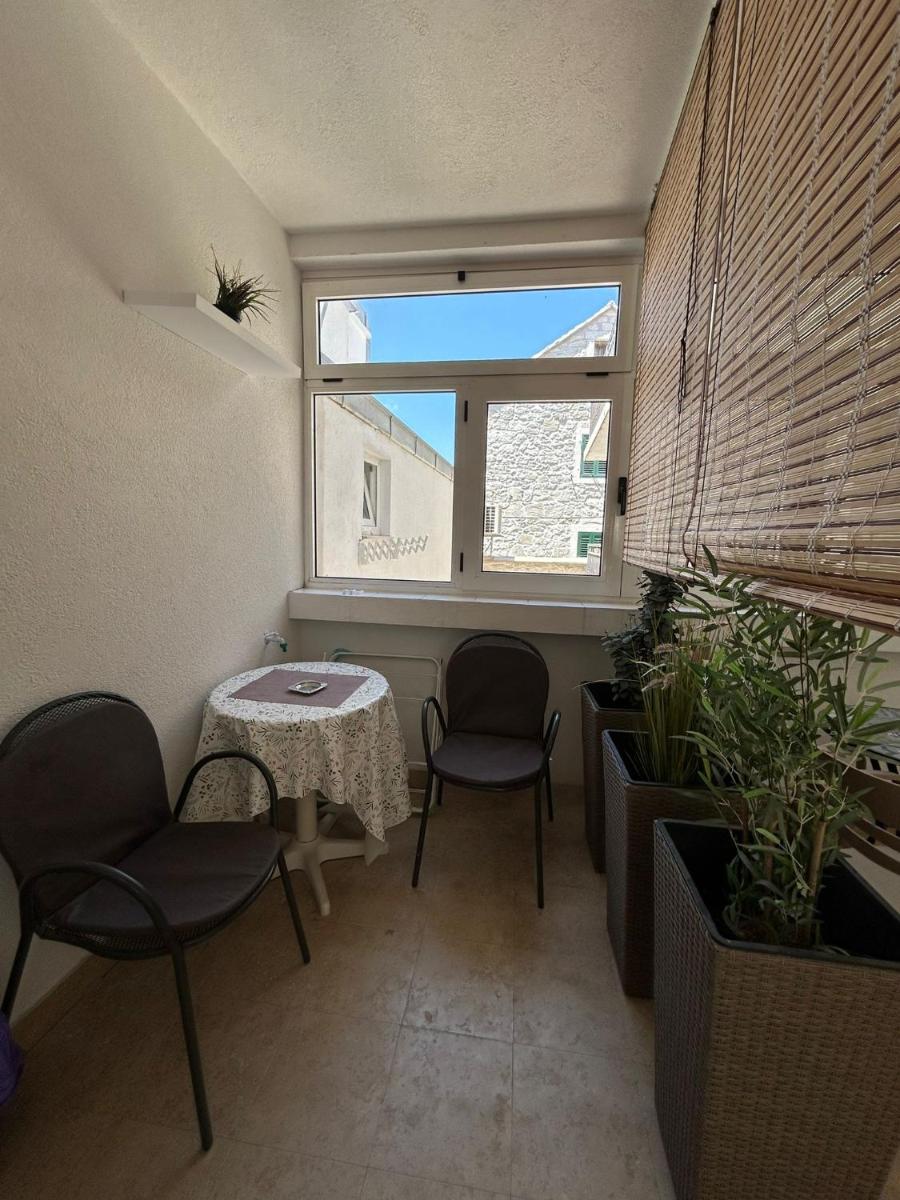 Mini Central Studio - Water Sports Equipment - Housity