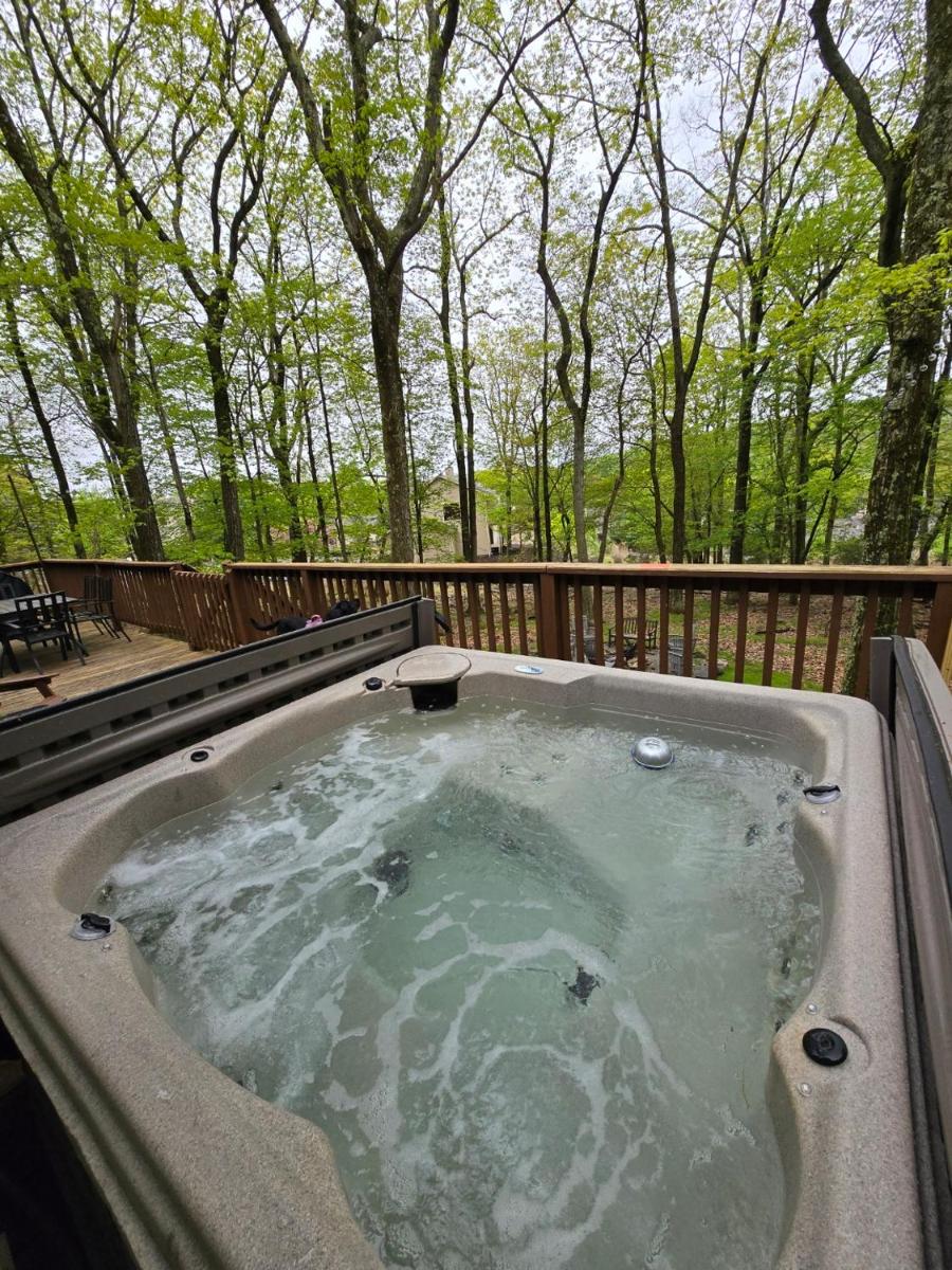 Pocono Mountain View Lake House in Lake Harmony - Housity